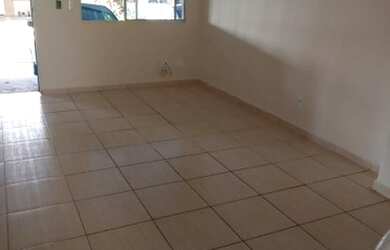 Imagem 2: Casa de condomínio Desocupado com Quintal