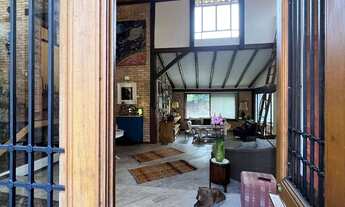 Imagem 6: Casa de condomínio para venda possui 468 metros quadrados com 4 quartos