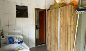 Imagem 6: Casa Estilo Sobrado no Jardim Botânico com 3 Quartos, Suíte, Piscina e 5 Vagas de Garagem