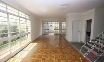 Imagem: Casa de rua fechada no miolo do Planalto