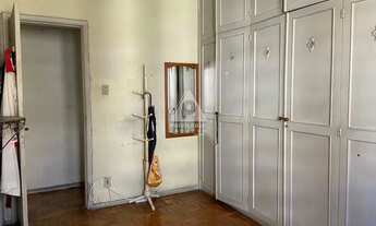 Imagem 5: Excelente apartamento em estado original de 3 quartos, dependência completa e possibilidad