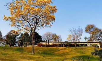 Imagem 2: Casa de condomínio para venda com 550 metros quadrados com 4 quartos