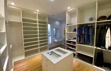 Imagem 6: Casa para venda com 300 metros quadrados com 4 quartos