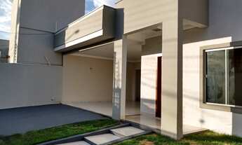 Imagem: Alugo casa com 03 quartos, no Jd. Itália