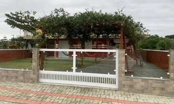 Imagem: Casa com mobiliário completo na Praia do