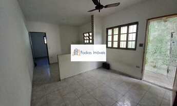 Imagem 6: Casa térrea com 2 dormitórios, 2 vagas de garagem, wc social e 1 wc externo. Com churrasqu