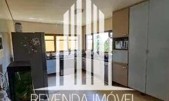 Imagem 5: Casa à venda no Embu das Artes com 550m² 5 dormitórios 4 suítes 7 banheiros 2 vagas