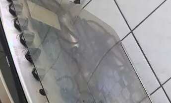 Imagem 4: Alugar apartamentos com dois quartos sala cozinha banheiro social....já com alguns móveis