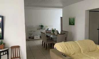 Imagem 6: Oportunidade Imperdível no Bairro São José: Casa com Comércio e Potencial de Renda!