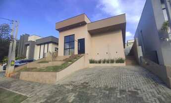 Imagem: Casa em condomínio com 360m² com 3 suítes