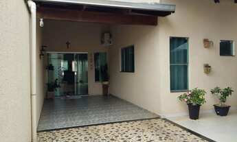 Imagem: Casa Casa de Rua com 3 Quarto(s) e 2 banheiro(s)