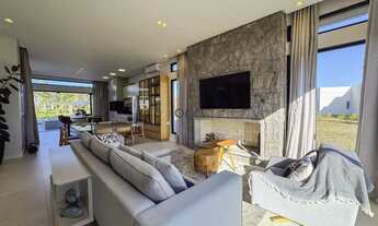 Imagem 4: Casa fundos área verde mobiliada e decorada com 04 suítes e piscina á venda - Condomínio R