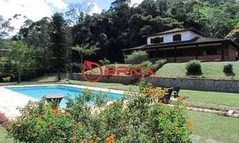 Imagem: Casa com 4 quartos sendo 2 suítes, 8.000