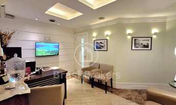 Imagem 2: Clinica dentária no Centro porteira fechada e clientela