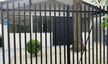 Imagem 2: Casa para Locação em Curitiba, Água Verde, 3 dormitórios, 1 banheiro, 4 vagas