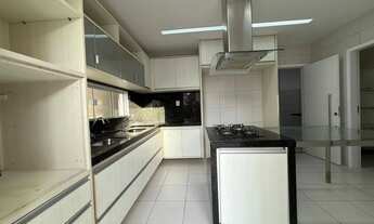 Imagem 2: Casa em condominio no Olho D'Agua para venda por R$ 3.700.000,00