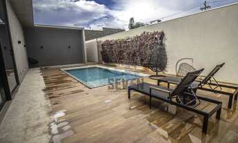 Imagem 3: Casa Alto Padrão à Venda no Residencial Estoril V 3 Suítes, 273 m² Construídos, Piscina e