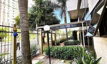 Imagem 3: Apartamento 2 dormitórios semimobiliado com box duplo e Infra no Menino Deus