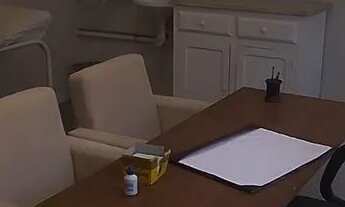 Imagem 6: Alugo no Jardim Guanabara, 2 vagasLinda sala mobiliada com 2 vagas garagem Rua Colina