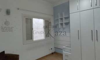 Imagem 6: Linda Casa no Condomínio Jardim Coleginho - Jacareí - 5 Dormitórios sendo 2 Suítes - 280m²