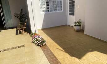 Imagem 2: Sobrado para venda tem 288 metros quadrados com 3 quartos