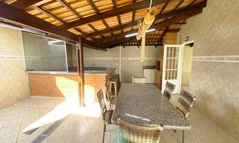 Imagem 2: Casa Setor Bougainville com área gourmet, próximo ao Belas Artes