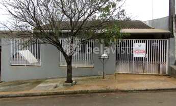 Imagem: CASA À VENDA NO JARDIM PARAÍSO EM APUCARANA