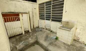 Imagem 6: Casa linear única no terreno perto da estação de Ramos