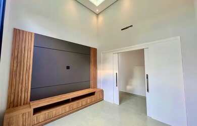 Imagem 2: Casa de condomínio térrea para venda com 245 metros quadrados com 3 quartos