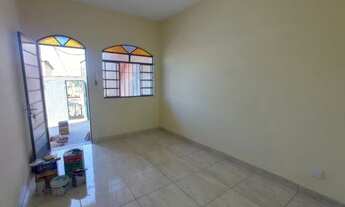 Imagem 2: Casa com 2 dormitórios para alugar em Belo Horizonte