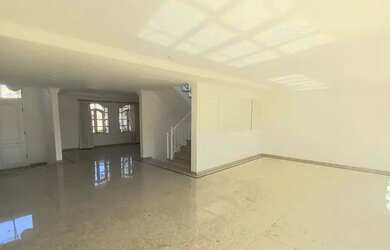 Imagem 5: Casa de condomínio para aluguel e venda tem 450 metros quadrados com 4 quartos