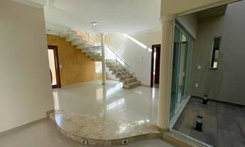 Imagem 2: Sobrado para aluguel tem 299 metros quadrados com (04) quartos sendo (01)suíte master com