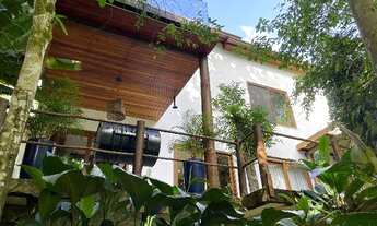 Imagem 3: Casa de alto padrão c/ garagem 220m2 em Paraty recentemente construida c/ cachoeira linda