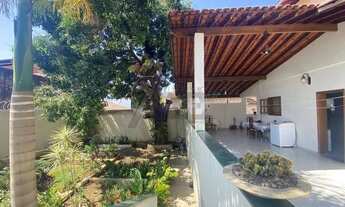 Imagem 3: A casa é localizada ao lado da Escola Normal