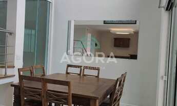 Imagem 2: Ótimo sobrado de 3(três) dormitórios, sendo 2(duas) suítes, localizado no bairro Mont Serr