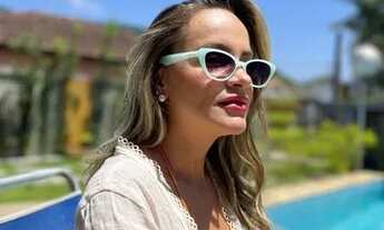 Imagem 3: Quiosque de acessórios para celulares dentro de mercado movimentado