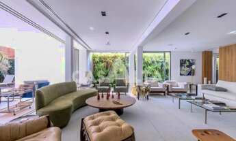 Imagem 2: CASA no BROOKLIN com 700 m² sendo: 5 dormitórios (5 suítes) e 4 vagas de garagem