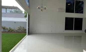 Imagem 6: Casa de condomínio para aluguel e venda tem 893 metros quadrados com 4 quartos