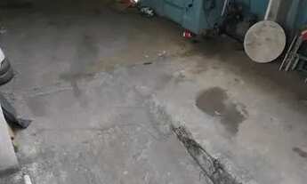 Imagem: Galpão com três barracões