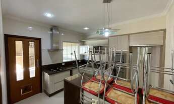 Imagem 5: Sobrado para aluguel tem 299 metros quadrados com (04) quartos sendo (01)suíte master com