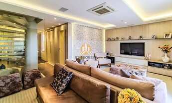 Imagem 5: Casa de Luxo em Condomínio Fechado: 3 Suítes, 3 Vagas, 300m² - Segurança e Sofisticação!