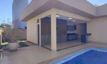 Imagem 6: Casa de condomínio sobrado para aluguel possui 500 metros quadrados com 4 quartos