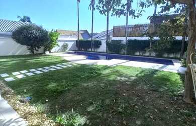 Imagem 3: Casa de condomínio para aluguel e venda tem 450 metros quadrados com 4 quartos