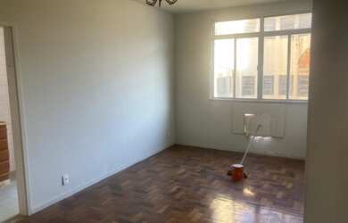 Imagem 2: Apartamento para venda possui 40 metros quadrados com 1 quarto em Glória - Rio de Janeiro