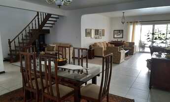 Imagem 3: Casa de condomínio para venda possui 650 metros quadrados com 7 quartos