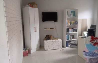 Imagem 2: VENDO ESSA CASA Casa com 1 dormitório