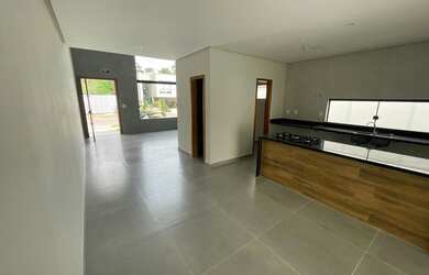 Imagem 4: Casa Térrea no Condomínio Alphaville Venda possui 190m² / 3 quartos com Pé Direito Duplo n