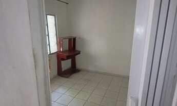 Imagem 6: Alugo kitnet para aposentados ler anúncio