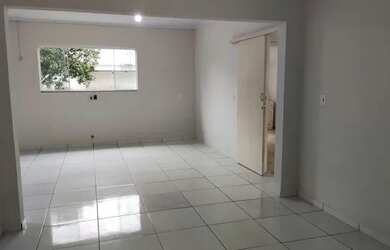 Imagem 7: Casa com 3 Quartos e Espaço Amplo para Locação na Vila Nova