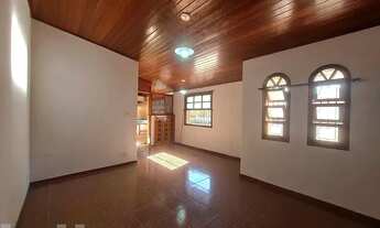 Imagem 4: Casa reformada, com 70 m2, quintal com churrasqueira e próxima da praia do Capricórnio e d